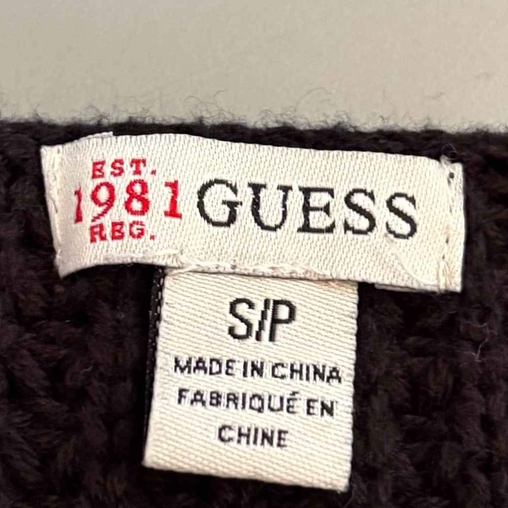 Vintage Guess Women’s Small Black Cable-Knit Sweater with Zip Shoulder Detail - Picture 6 of 6